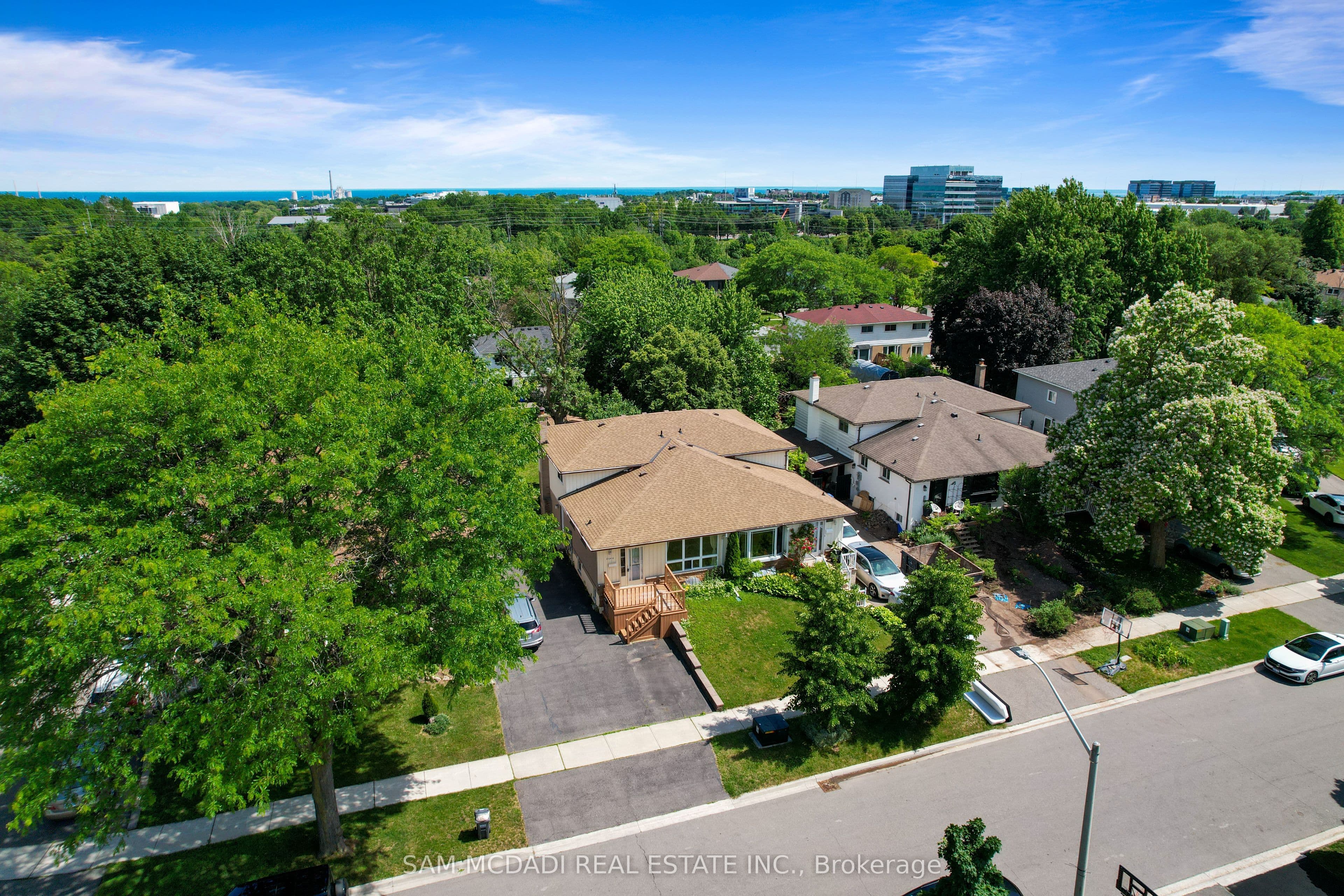 2644 Altadena Court — 4 bed Semi-Detached for sale in Sheridan