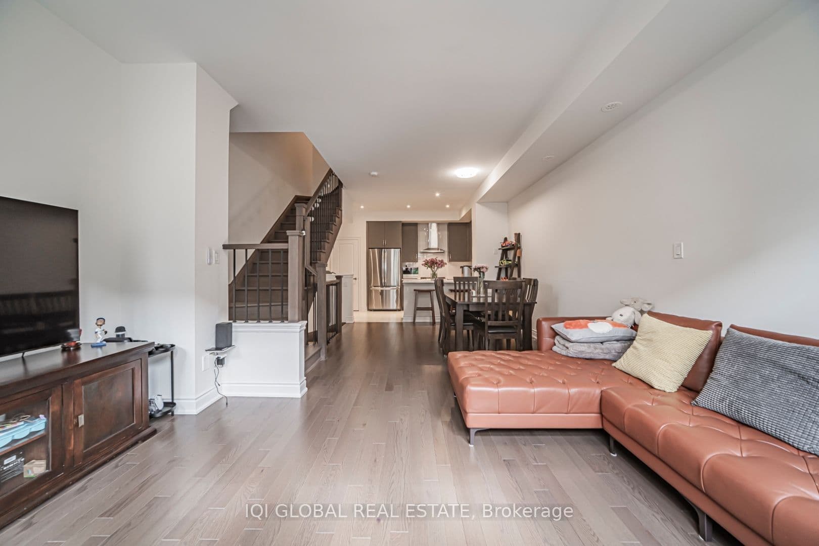 50- 30 Lunar Crescent — 3 bed 2 bath Condo Townhouse for sale in Streetsville, Mississauga