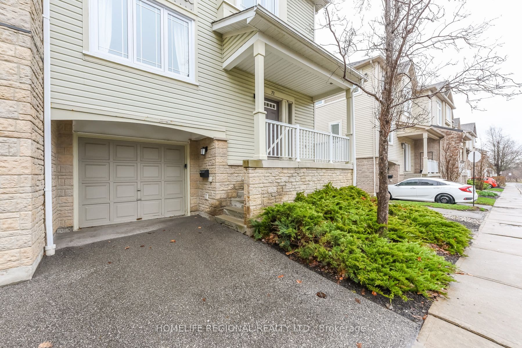 72- 7105 Branigan Gate — 3 bed 2 bath Condo Townhouse for sale in Streetsville, Mississauga