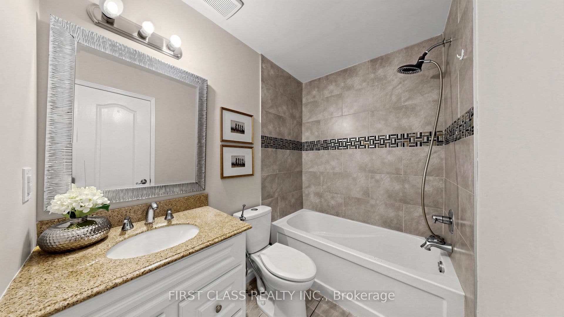 399 Stonetree Court — 4 bed 3 bath Semi-Detached for sale in Cooksville, Mississauga