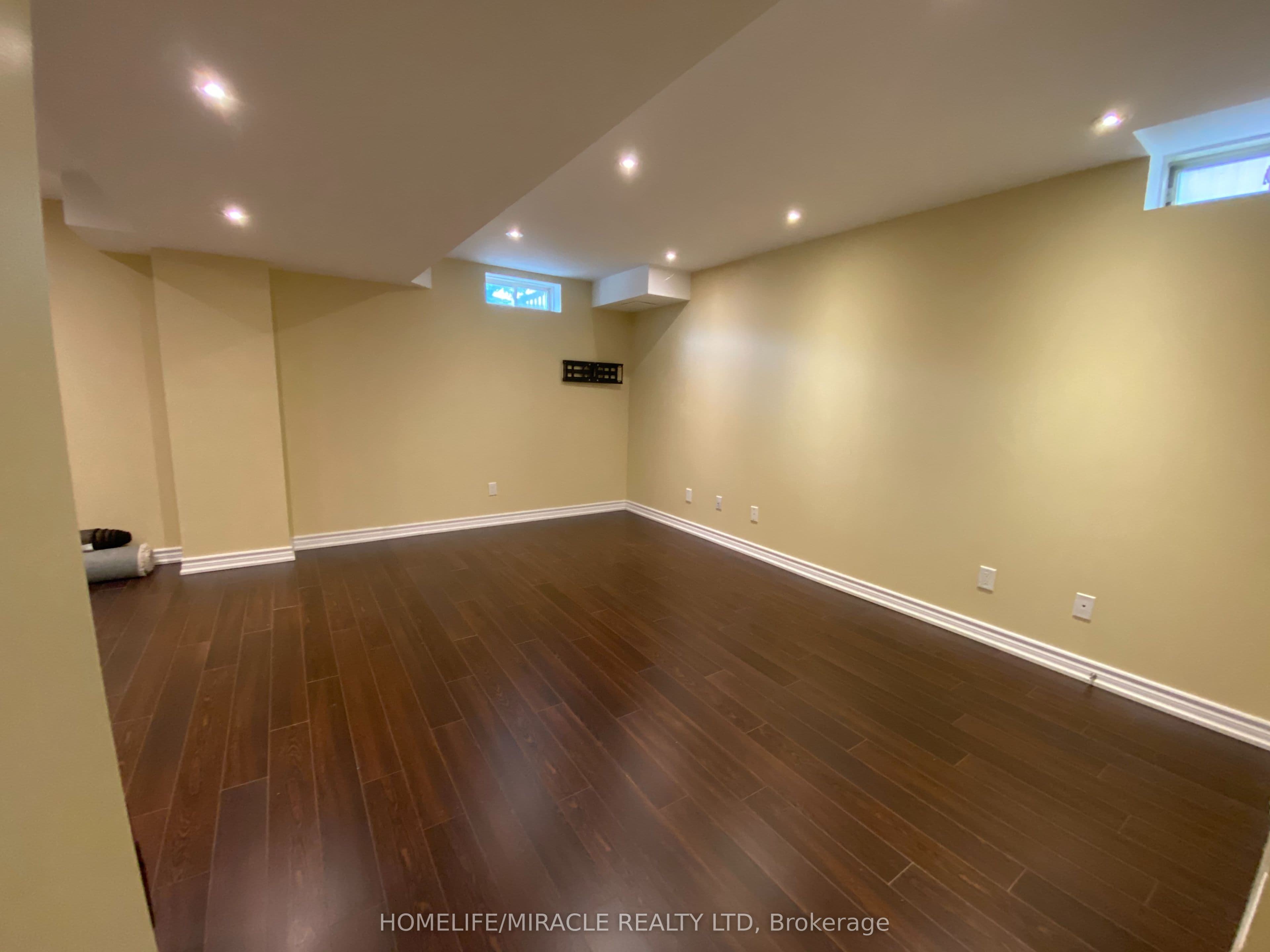 7419 Magistrate Terrace — 3 bed 4 bath Att/Row/Townhouse for sale in Central Erin Mills, Mississauga